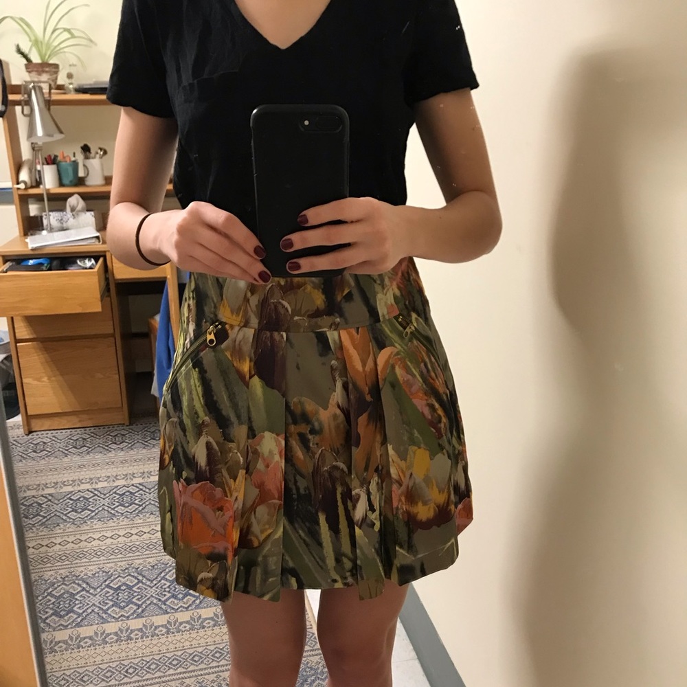 Ted Baker Watercolor Floral Print Skirt (sz. 1) - Picture 3 of 8